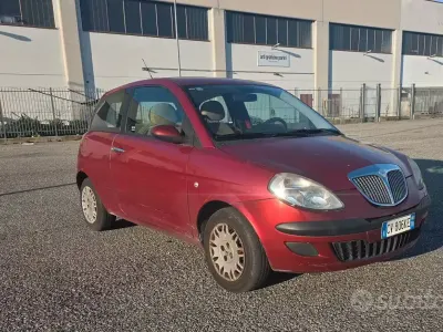 Usata Lancia Ypsilon 60 CV (44 kW) 2005 Rosso Utilitaria