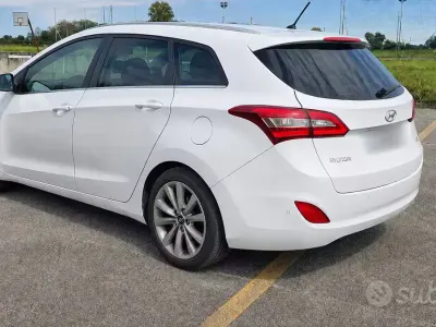 Usata Hyundai i30 Comfort 120 CV (88 kW) 2015 Station wagon