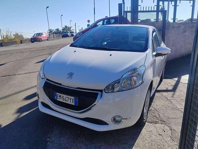 Bianco Usata 2013 Peugeot 208 Allure Utilitaria | 6299 € (Buon prezzo)