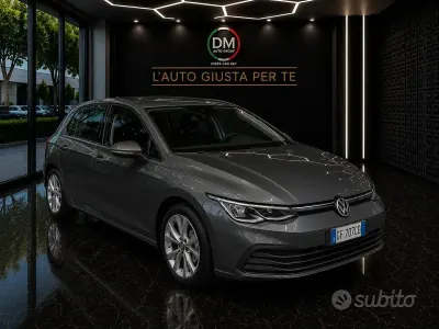 Usata VW Golf VIII Life 130 CV (95 kW) 2021 Grigio Berlina