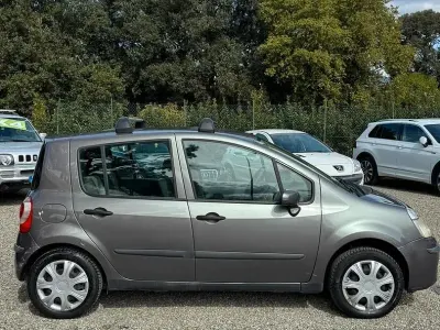 Käytetty Renault Modus Dynamique 75 HP (55 kW) 2008 Harmaa Tila-auto