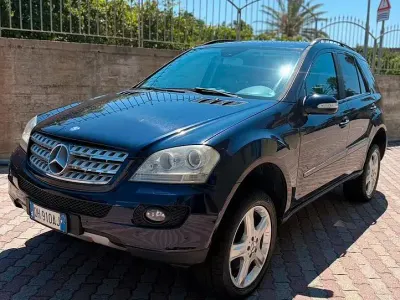 Usata Mercedes ML320 224 CV (164 kW) 2007 Bluazzurro SUV
