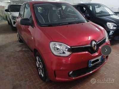 Usata Renault Twingo Techno 60 kW (82 CV) 2023 Rosso Utilitaria