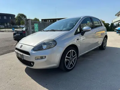 Usata Fiat Punto 77 CV (56 kW) 2013 Grigio Utilitaria