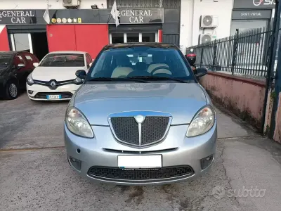 Gebraucht Lancia Ypsilon 90 PS (66 kW) 2008 Grau Kleinwagen