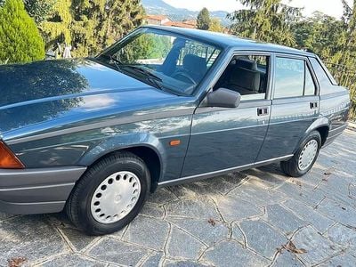 Usata Alfa Romeo 75 110 CV (80 kW) 1990 Blu Berlina