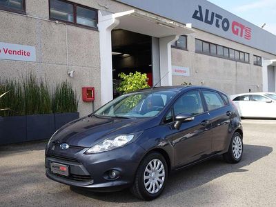 Usata Ford Fiesta 82 CV (60 kW) 2010 Grigio Utilitaria