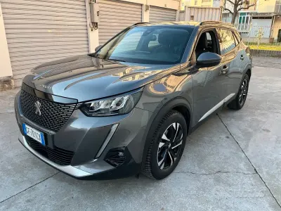 Usata Peugeot 2008 GT 131 CV (96 kW) 2021 Grigio SUV