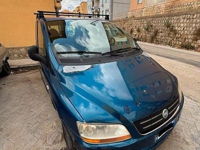 Begagnad Fiat Multipla 116 HK (85 kW) 2005 Blå Minibuss