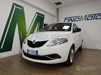 Usata Lancia Ypsilon Gold 69 CV (50 kW) 2017 Bianco Utilitaria
