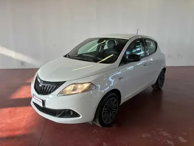Usata Lancia Ypsilon S 69 CV (50 kW) 2024 Bianco Utilitaria