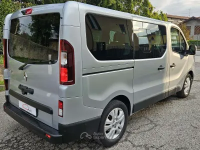 Begagnad Renault Trafic Equilibre 150 HK (110 kW) 2024 Silver Minibuss