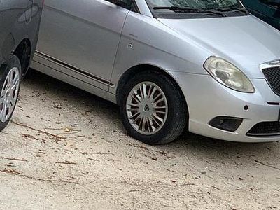 Usata Lancia Ypsilon 75 CV (55 kW) 2008 Grigio Utilitaria