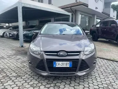 Usata Ford Focus Titanium 116 CV (85 kW) 2011 Grigio Berlina