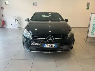 Usata Mercedes A180 Edition 109 CV (80 kW) 2015 Nero metalizzato Utilitaria