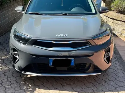 Gebraucht Kia Stonic Style 84 PS (61 kW) 2023 Grau SUV