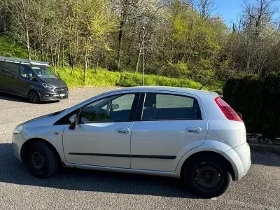 Usata Fiat Grande Punto 65 CV (47 kW) 2009 Grigio Utilitaria