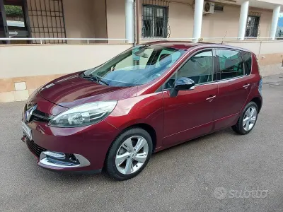 Usata Renault Scénic III XMOD 110 CV (80 kW) 2014 Viola Monovolume
