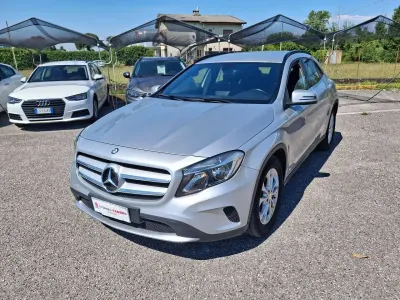 Usata Mercedes GLA200 136 CV (100 kW) 2015 Argento SUV