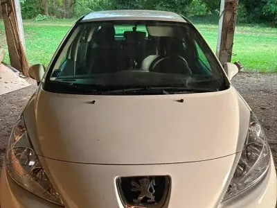 Usata Peugeot 207 68 CV (50 kW) 2011 Bianco Berlina