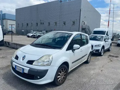 Usata Renault Grand Modus Dynamique 75 CV (55 kW) 2010 Bianco Monovolume
