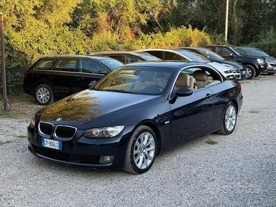 Usata BMW 320 Cabriolet Efficient Dynamics 183 CV (134 kW) 2010 Nero Cabrio