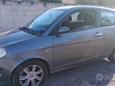 Begagnad Lancia Ypsilon 60 HK (44 kW) 2006 Grå Halvkombi