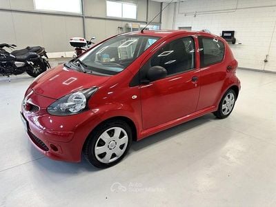 Begagnad Toyota Aygo Sol 68 HK (50 kW) 2007 Röd Halvkombi