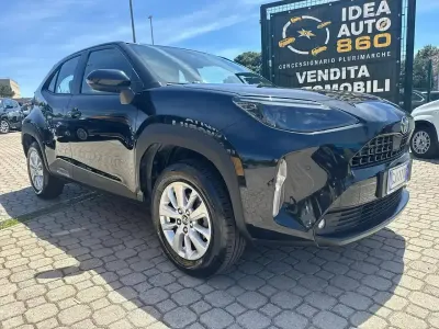 Usata Toyota Yaris Cross Business Edition 92 CV (67 kW) 2022 Nero SUV