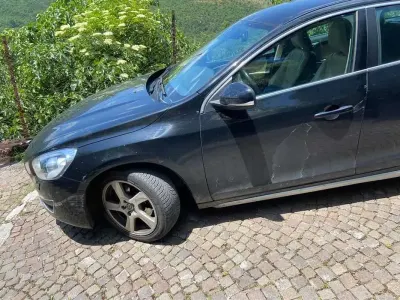 Usata Volvo V60 Momentum 163 CV (119 kW) 2011 Nero Station wagon