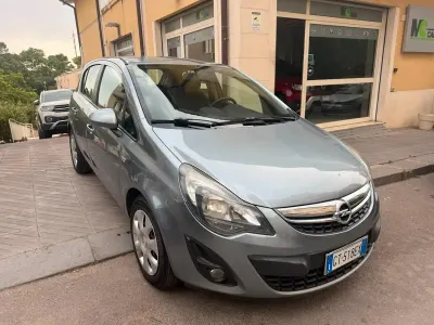 Usata Opel Corsa Edition 75 CV (55 kW) 2014 Grigio Utilitaria