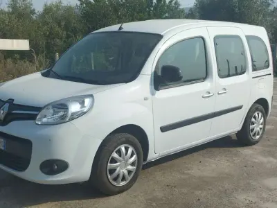 Usata Renault Kangoo Life 95 CV (69 kW) 2020 Bianco Monovolume