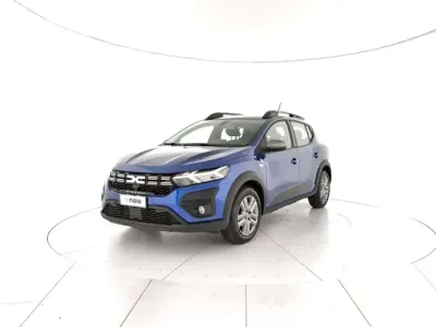 Usata Dacia Sandero Expression 101 CV (74 kW) 2023 Blu iron Berlina