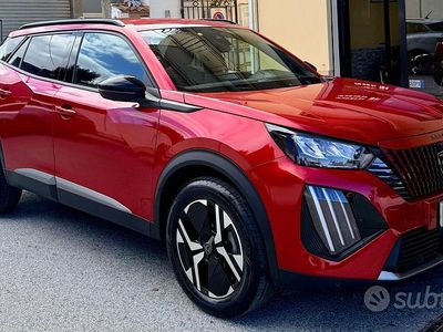 Usata Peugeot 2008 Allure 101 CV (74 kW) 2024 Rosso SUV