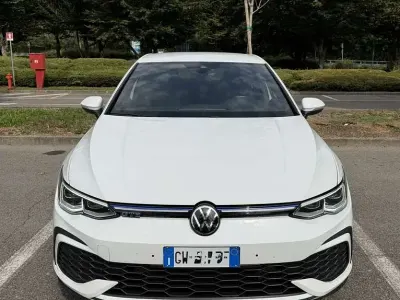 Usata VW Golf VIII GTE 150 CV (110 kW) 2021 Bianco Utilitaria