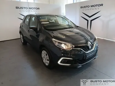 Usata Renault Captur Business 90 CV (66 kW) 2019 Blu / pastello SUV