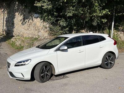 Usata Volvo V40 R-Design Momentum 120 CV (88 kW) 2017 Station wagon