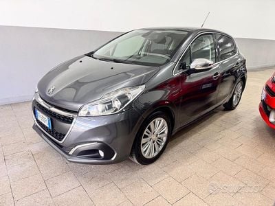 Usata Peugeot 208 Allure 75 CV (55 kW) 2017 Grigio Utilitaria