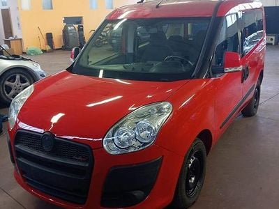 Usata Fiat Doblò 90 CV (66 kW) 2010 Rosso Monovolume