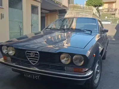 Begagnad Alfa Romeo Alfetta GT/GTV 1970 Blå Sportkupé