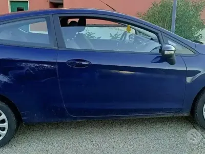 Gebraucht Ford Fiesta 96 PS (70 kW) 2010 Blau Limousine