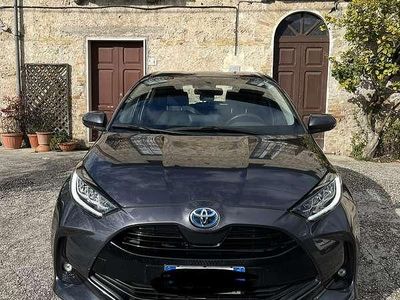 Usata Toyota Yaris Hybrid Trend 92 CV (67 kW) 2023 Grigio Berlina