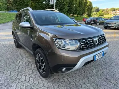 Usata Dacia Duster Prestige 101 CV (74 kW) 2021 Bronzo SUV