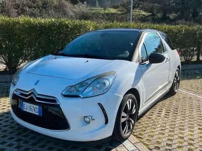 Usata Citroën DS3 92 CV (67 kW) 2011 Bianco Utilitaria