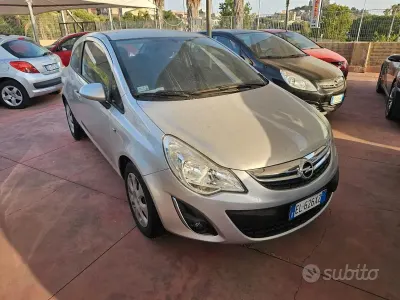 Usata Opel Corsa 95 CV (69 kW) 2012 Grigio Utilitaria