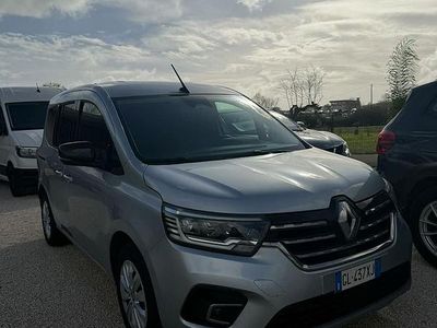 Usata Renault Kangoo Equilibre 95 CV (69 kW) 2022 Grigio Monovolume