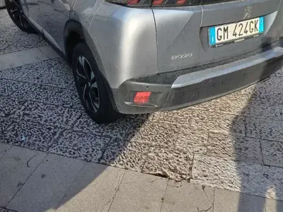 Usata Peugeot 2008 Allure 110 CV (80 kW) 2022 SUV