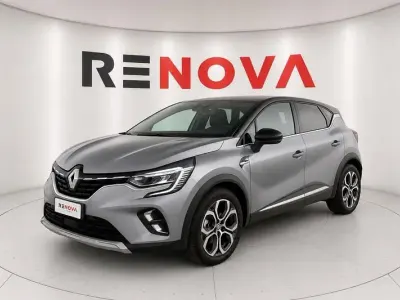 Usata Renault Captur Techno 159 CV (116 kW) 2023 Grigio SUV