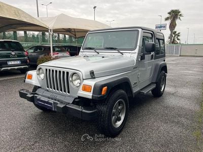 Usata Jeep Wrangler Sport 143 CV (105 kW) 2005 Argento SUV