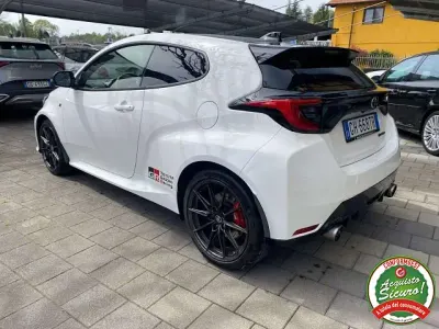Second-hand Toyota Yaris 261 CP (191 kW) 2022 Alb Hatchback